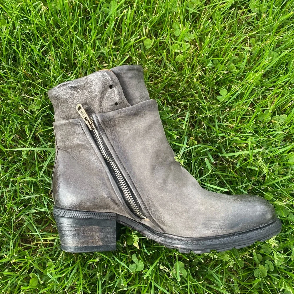 AS98 Free People Cadmus Boots 38 Smoke Gray fits like 9 womens